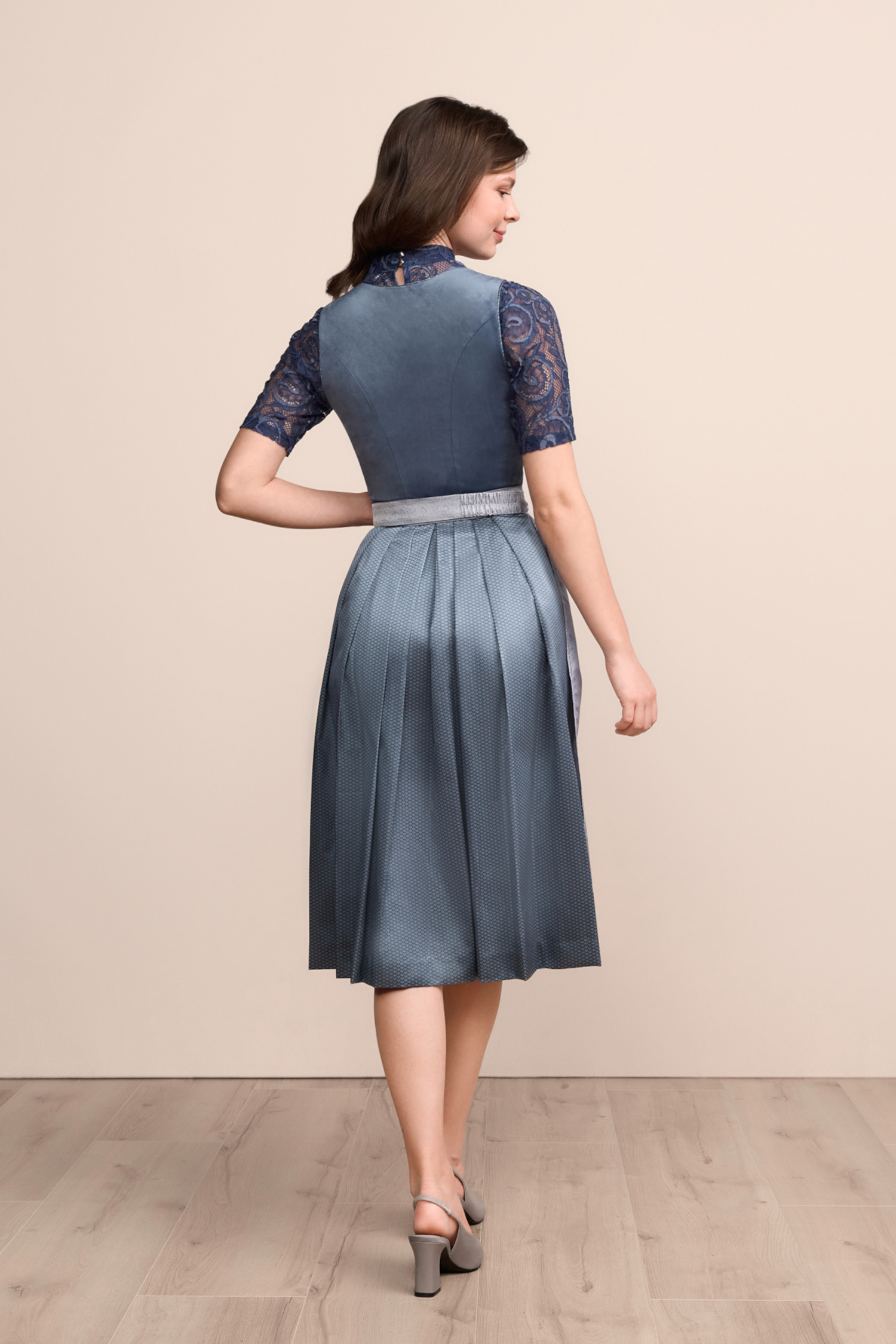 Dirndl Aurela R70 #3