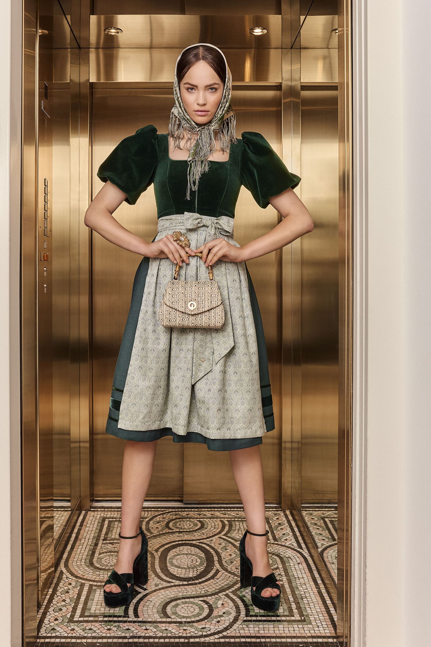Dirndl Nicole R70 #1