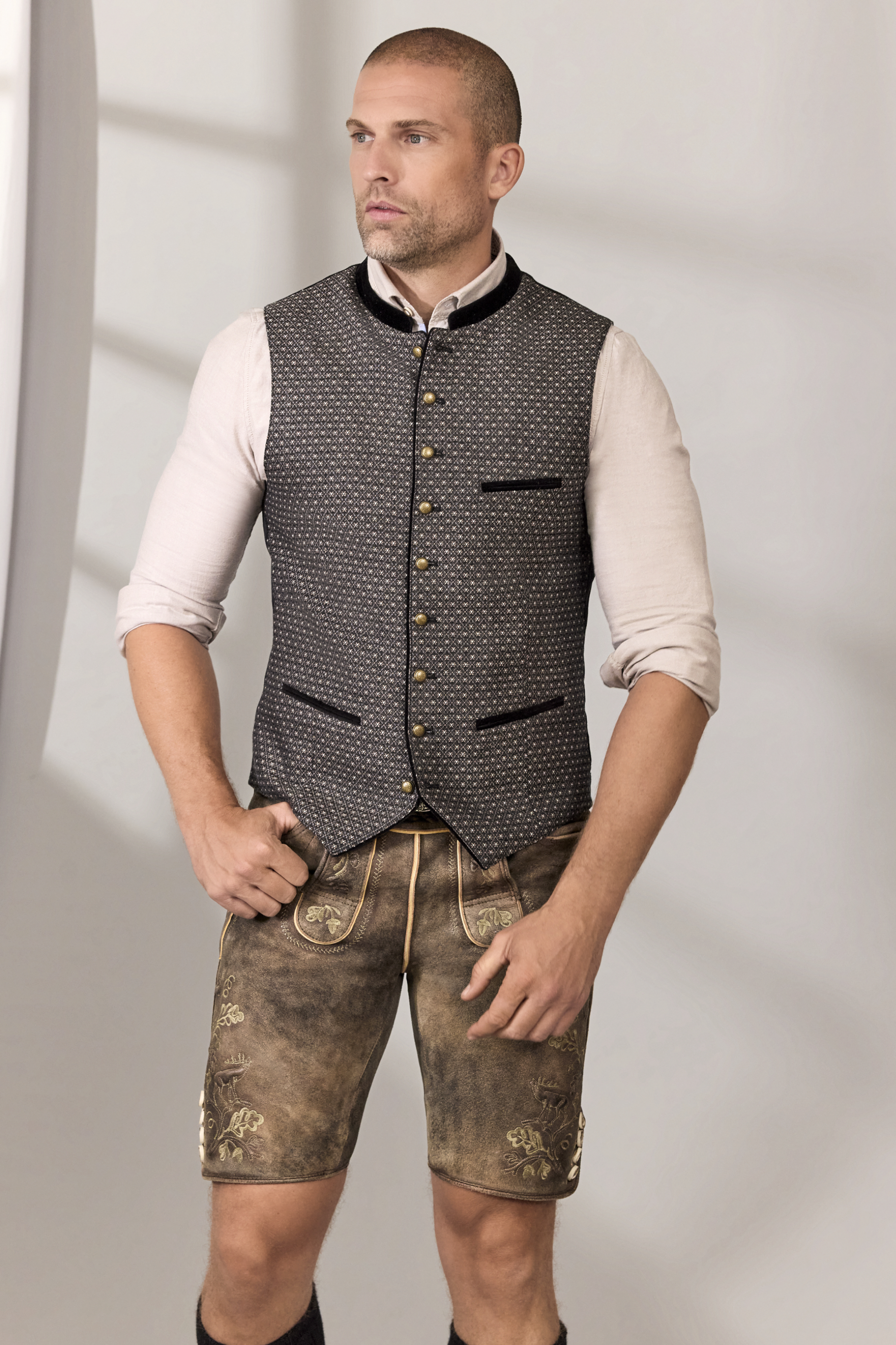 Trachtenweste Darius #2
